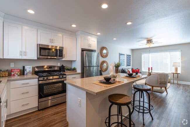 1BR, 1BA - 625SF Model - Kitchen - PINEBROOK APTS