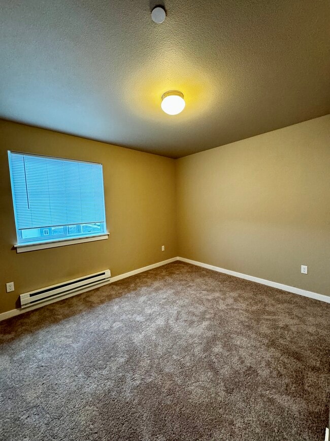 Bedroom - Mirabeau Commons