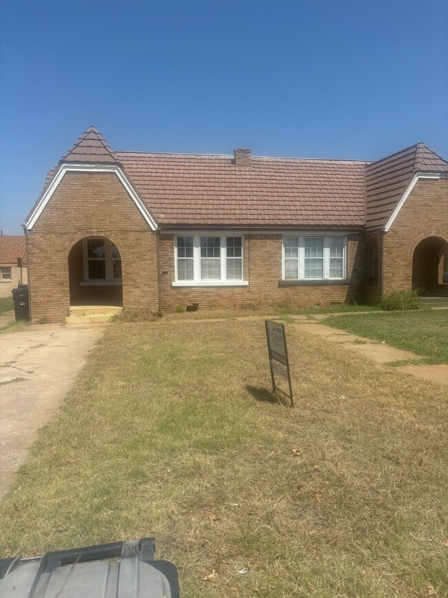 805 NE 24th St