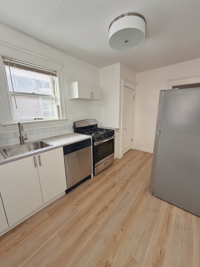 Building Photo - 724 Heman Ave