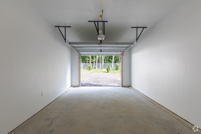 3BR, 2BA - Garage