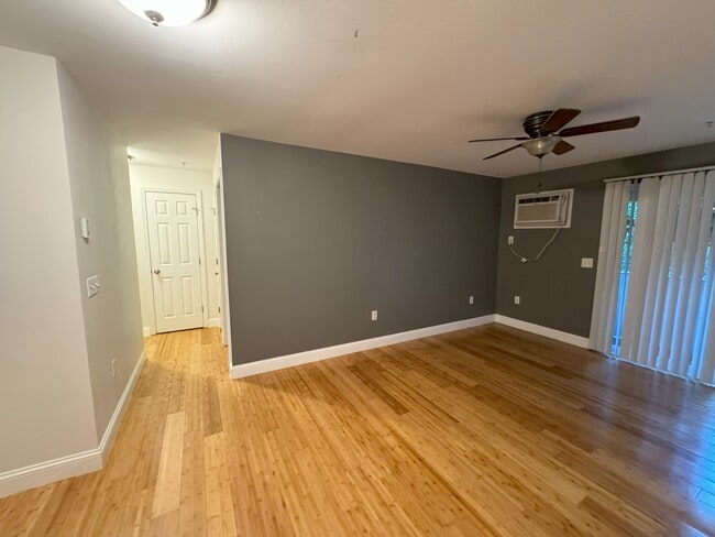 Building Photo - 92 Eastern Ave Unit 1O2