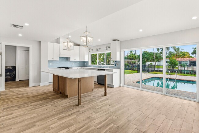 Photo - 1254 SW 4th Ct