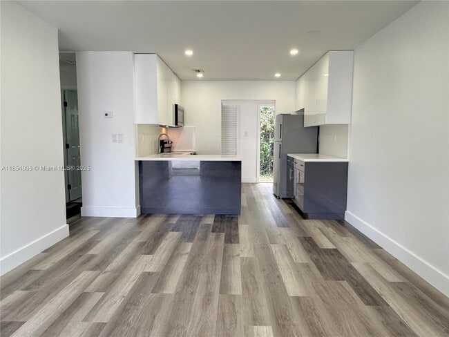 Building Photo - 2113 W 5th Ave Unit 2115 Rental