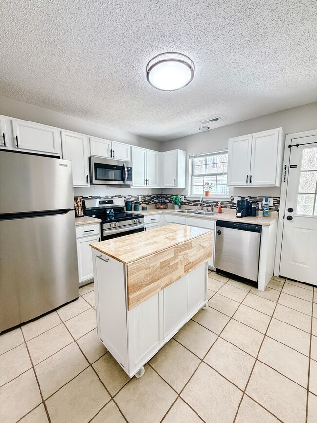 Photo - 159 Brenda Dr