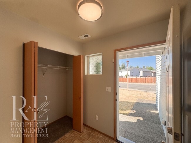 Photo - 2290 SW Siskin Cir