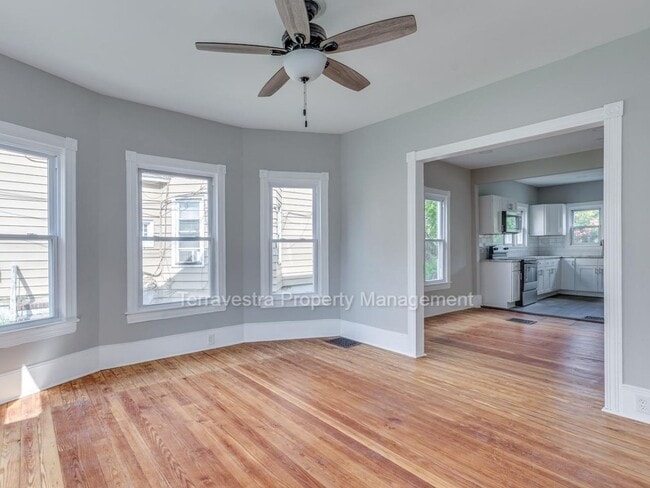 Photo - 116 W Main St Unidad 1