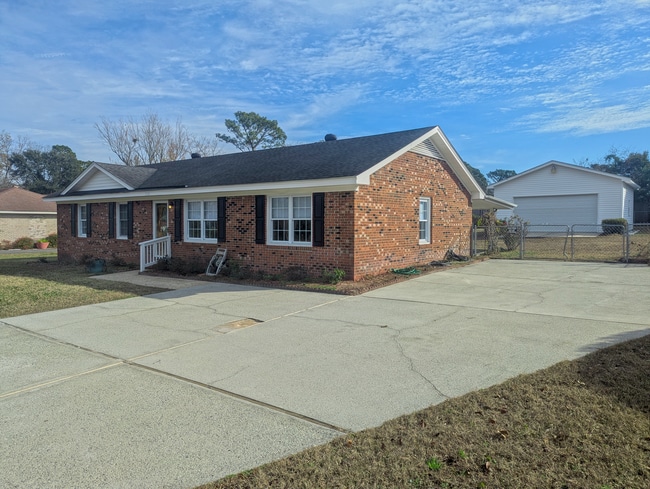 Photo - 5310 Lord Tennyson Dr