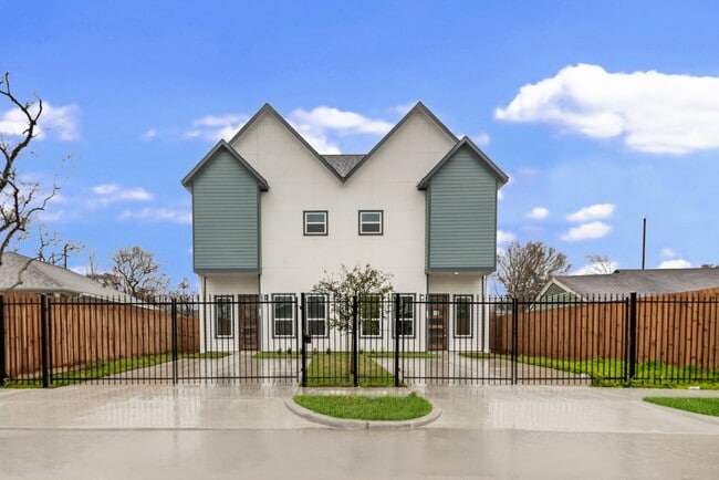 Building Photo - 7315 Iwo Jima Rd