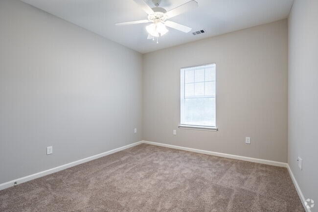 1BR, 1BA - 812SF
