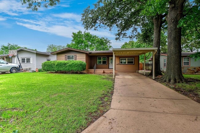 Photo - 806 E Rosedale St