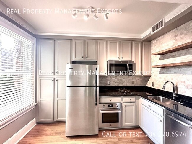 Photo - 712 Louise Ave