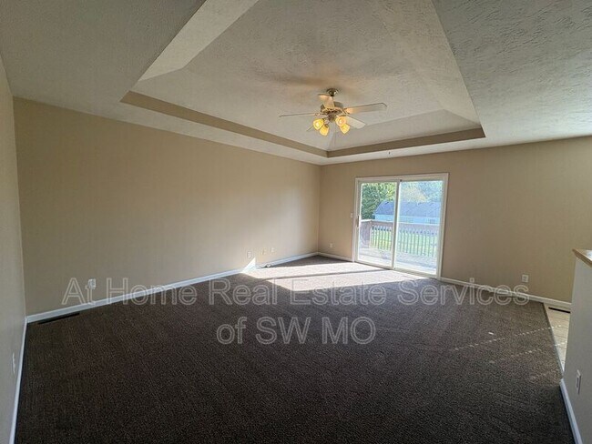 Photo - 304A Excalibur Ct