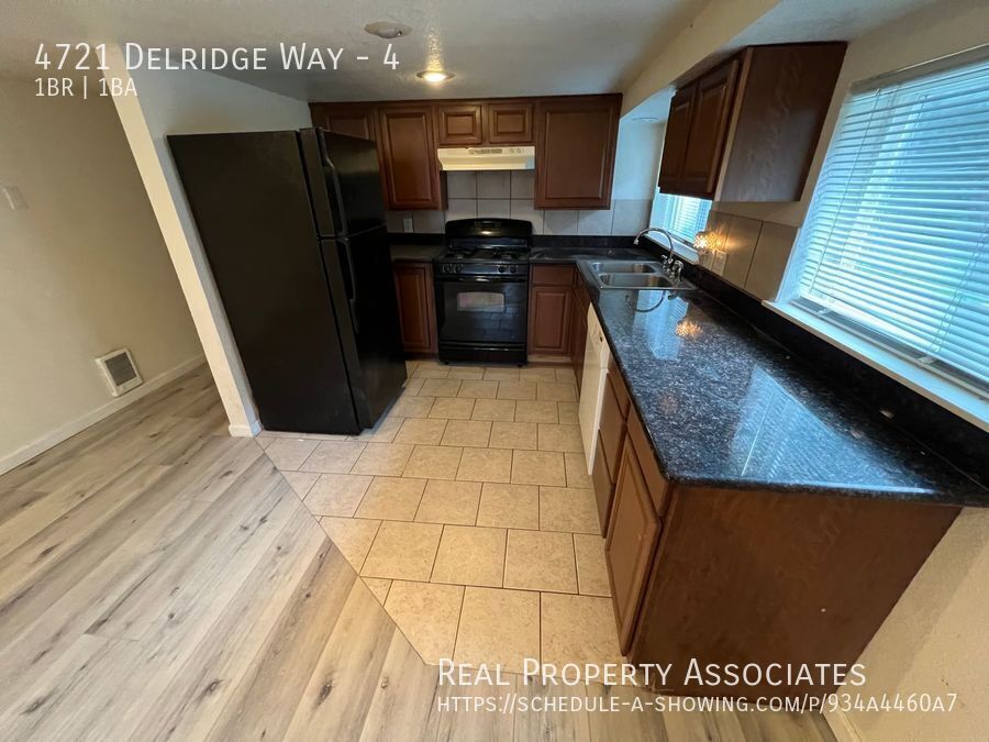 Photo - 4721 Delridge Way SW Unit 4