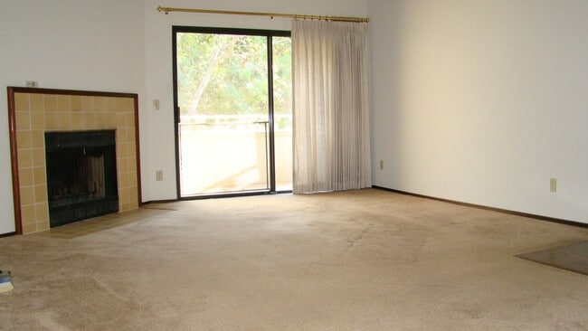 Photo - Condo, upstairs, 2 bedroom