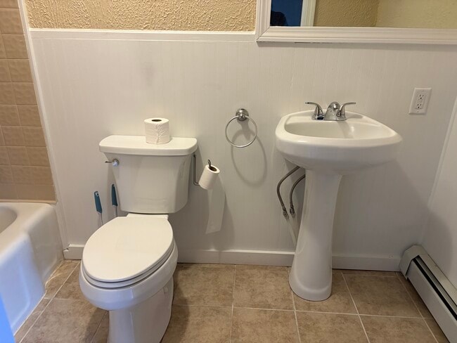 Photo - 261 Shaker Rd