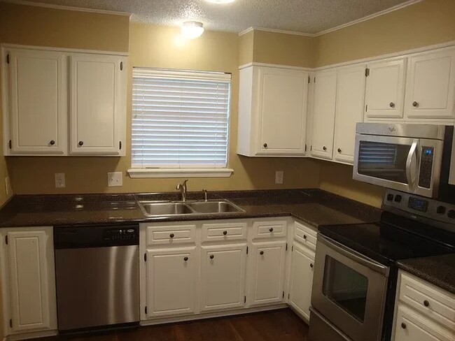 Photo - 136 Byron Dr