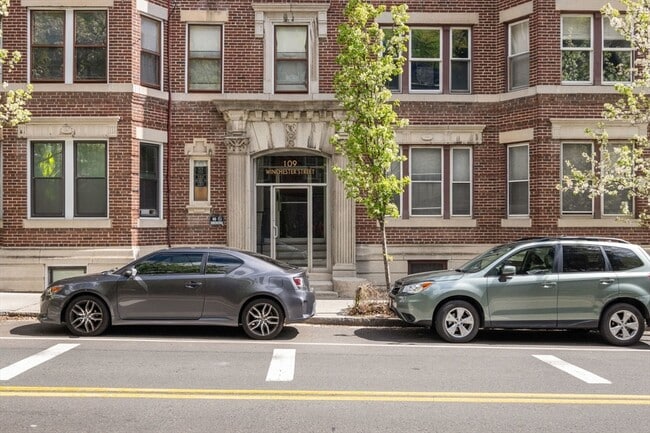 Building Photo - 109 Winchester St Unit 6