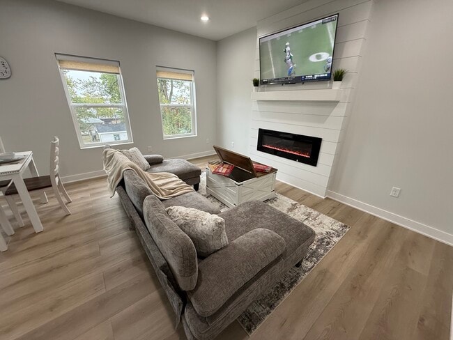 Photo - 4507 60th St