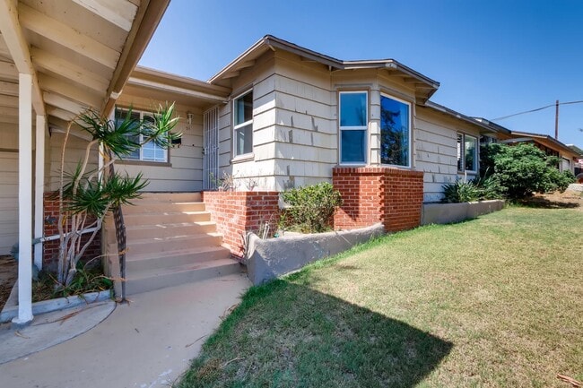 Photo - !!!MOVE IN SPECIAL - 50% off !!! Upgraded ...