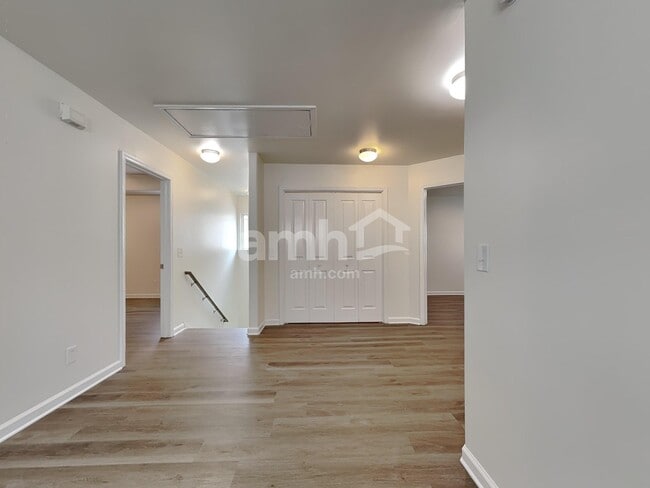 Photo - 220 Summer Hill Way