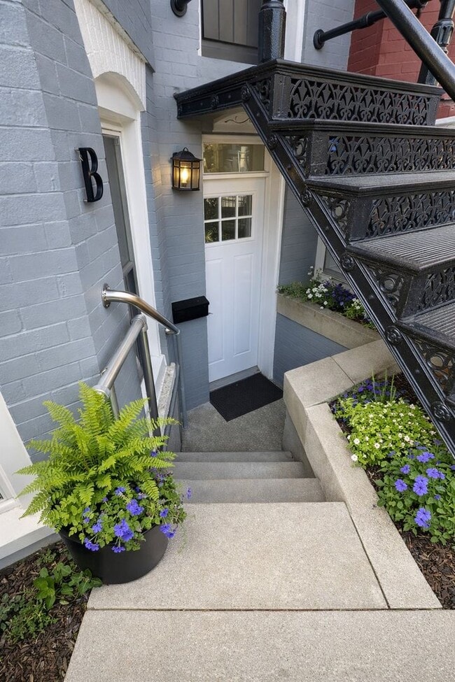 Photo - Modern Basement Unti 1 Bedroom/1 Bath, Recently renovated, new stainless steel appliances, floori...