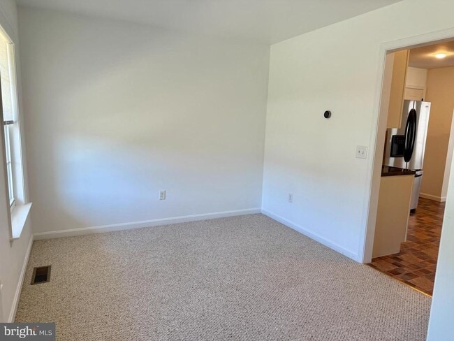 Photo - 18 Springflower Pl