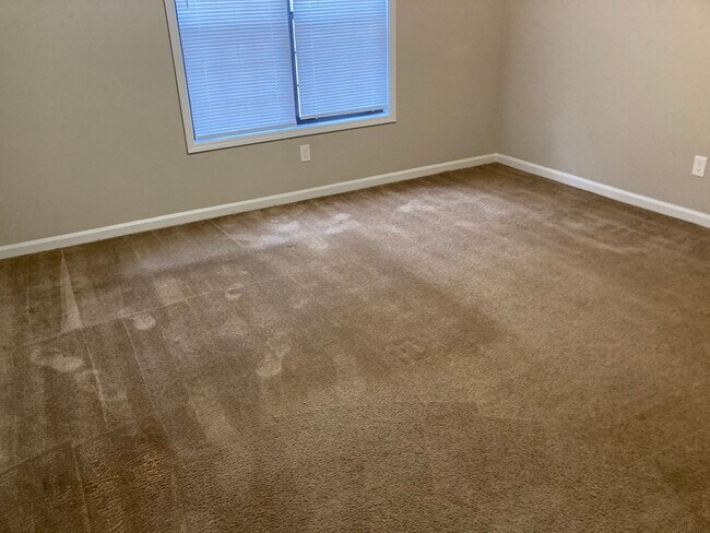 Family room - 725 Bellemeade Way SW Unit A