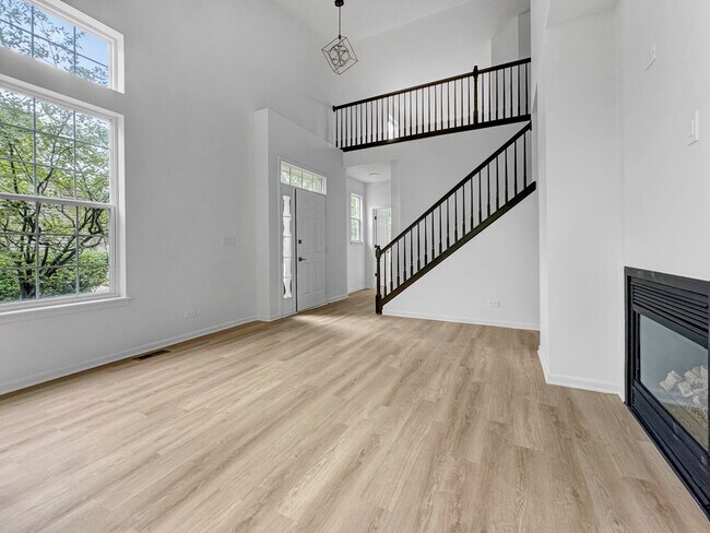 Photo - 1089 Ellsworth Dr