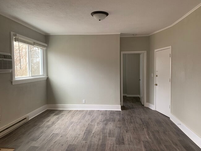 Photo - 107 W Oregon St Unit 1