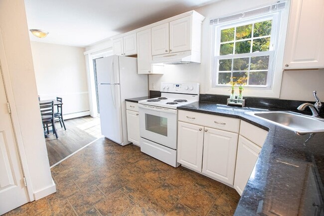 Kitchen - The URI Townhouses