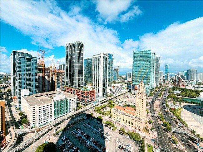 Photo - 398 NE 5th St Unidad 2108