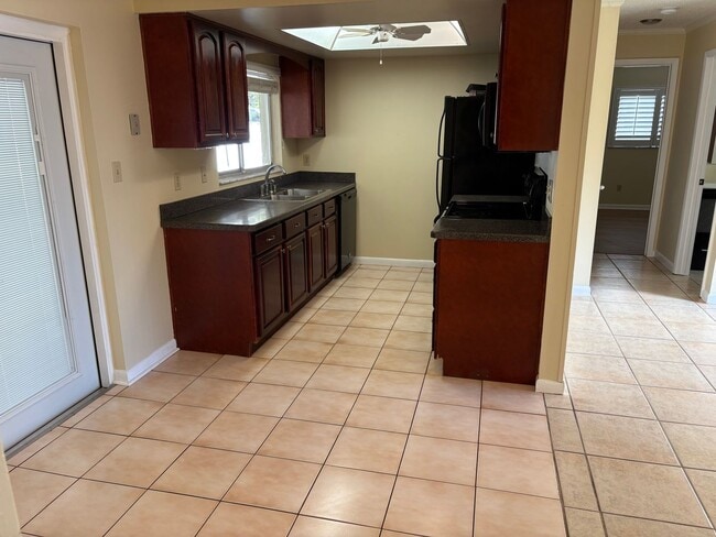 Photo - Nice quiet neighborhood in Arbor Ridge Area (32817)