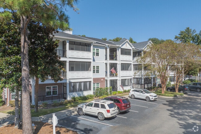 Retreat at Riverland - Retreat at Riverland Unidad Garage17