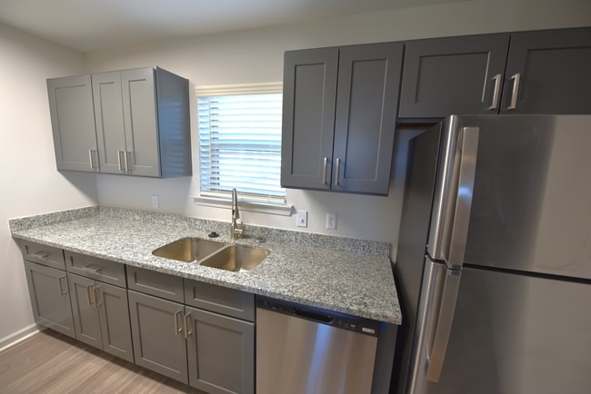 Woodbridge Crossing Apartments