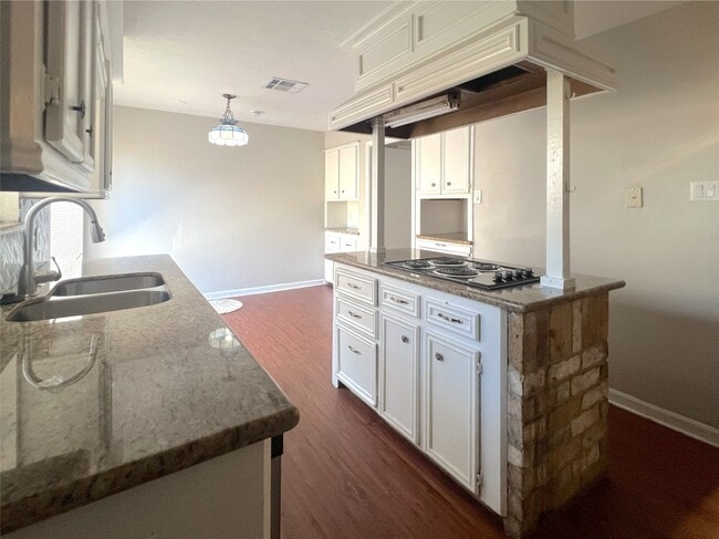Photo - 234 Wickhamford Way