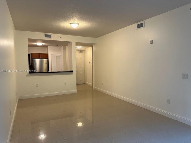 Photo - 652 NE 63rd St Unidad 302