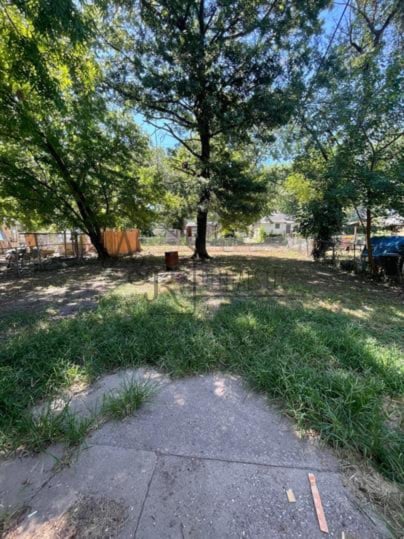 Photo - 415 W 9th St