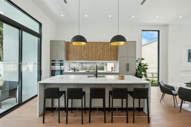 Photo - 510 NW 50th St