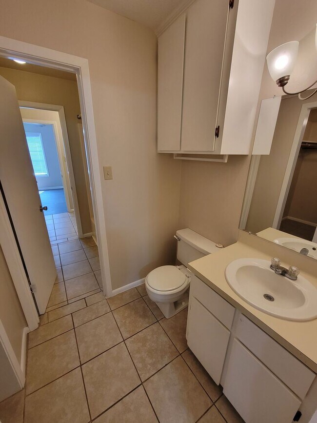 Photo - College Station - 2 -Bedroom - 1.5 baths 4- plex downstairs unit.