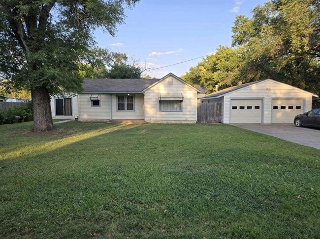 Building Photo - Beautiful 3 bedroom 2 bathroom Rental