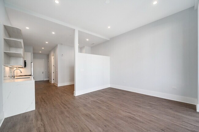 Photo - 812 W Adams St