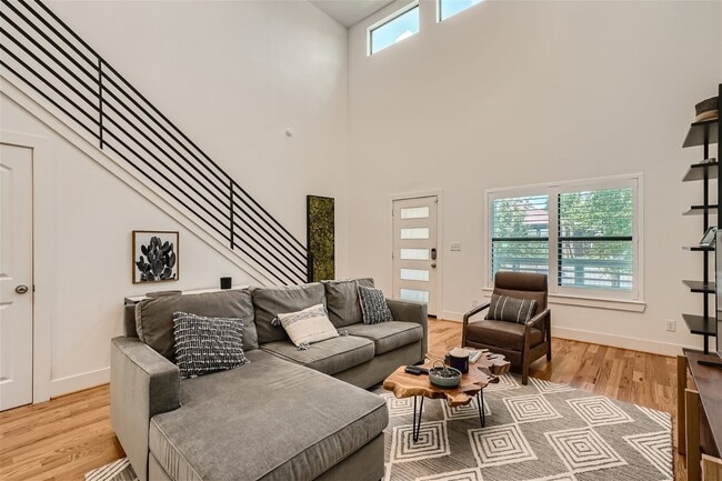 Photo - 4916 McKinney St