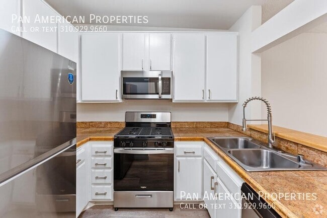 Building Photo - 10380 Almayo Ave Unit 6 Rental