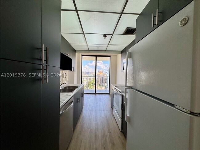 Photo - 210 174th St Unit 1918