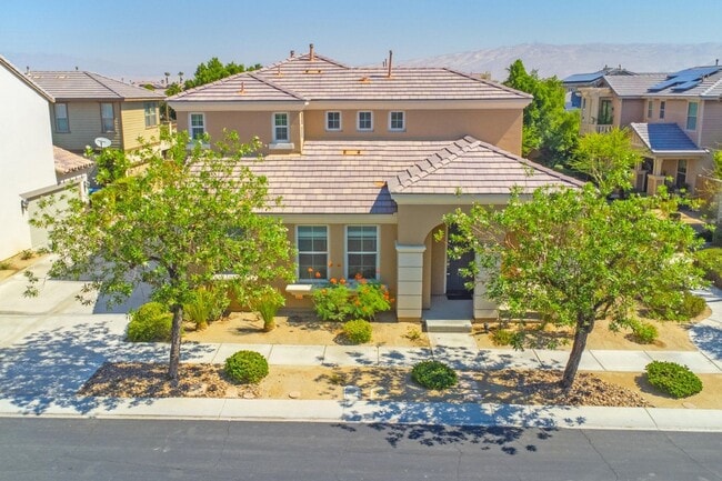 Building Photo - AVAILABLE NOW! GORGEOUS 3 BED / 2.5 BATH in Campanile in Cathedral City!