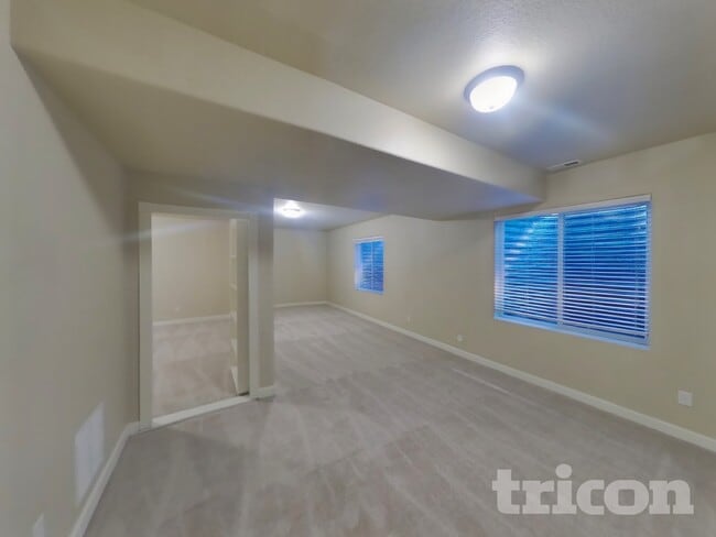 Photo - 7847 Dutch Loop