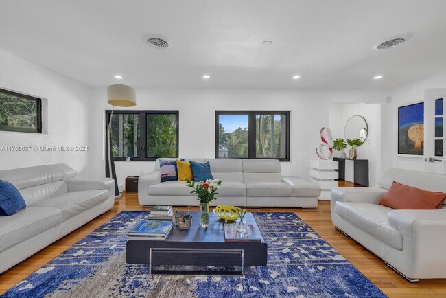 Photo - 1347 Bird Rd