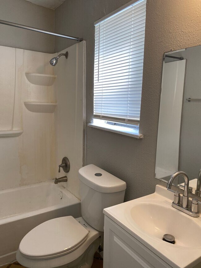 Photo - SOUTH PARK APARTMENTS Unit 101