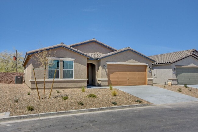 Building Photo - Newer Home in Indian Springs!